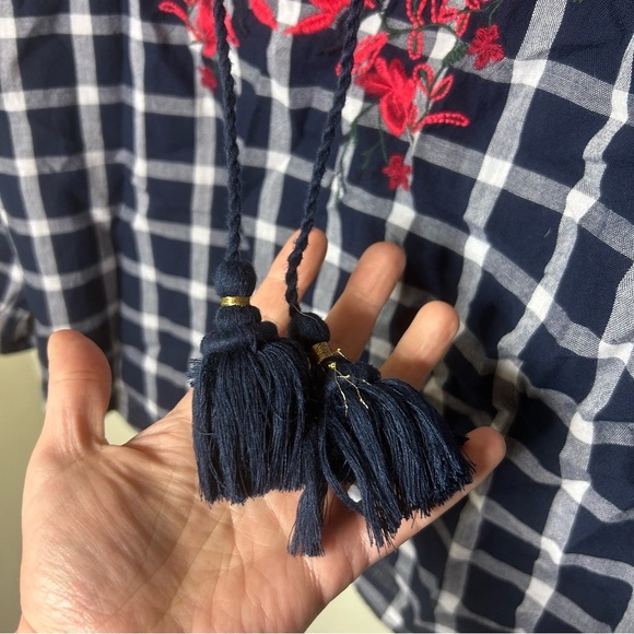 Crown & Ivy Navy Checkered Blouse Size Large - Picture 6 of 8